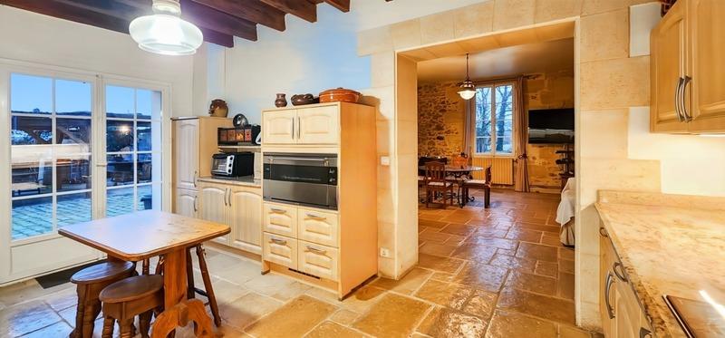 Maison en pierre - 363 m² - 10 pièces