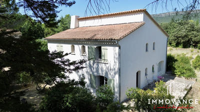 Villa - 204 m² - 5 pièces