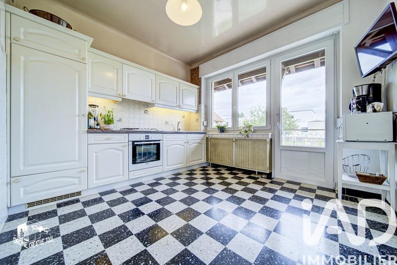 Maison - 242 m² - 8 pièces