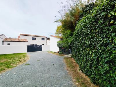 Maison traditionnelle - 142 m² - 5 pièces