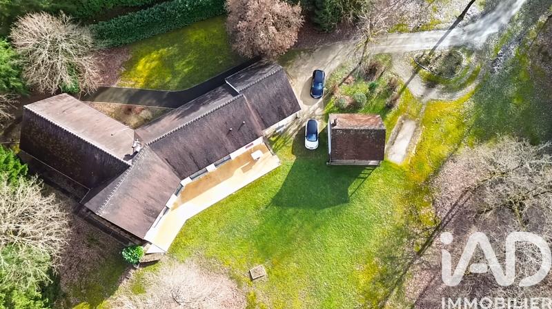 Maison - 239 m² - 8 pièces