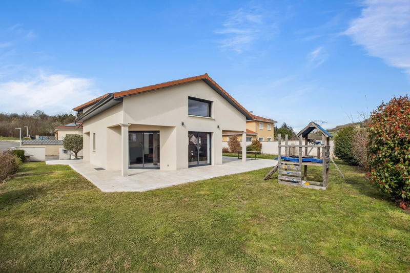 Maison - 140 m² - 6 pièces