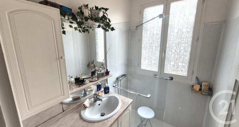 Maison - 120 m² - 3 pièces