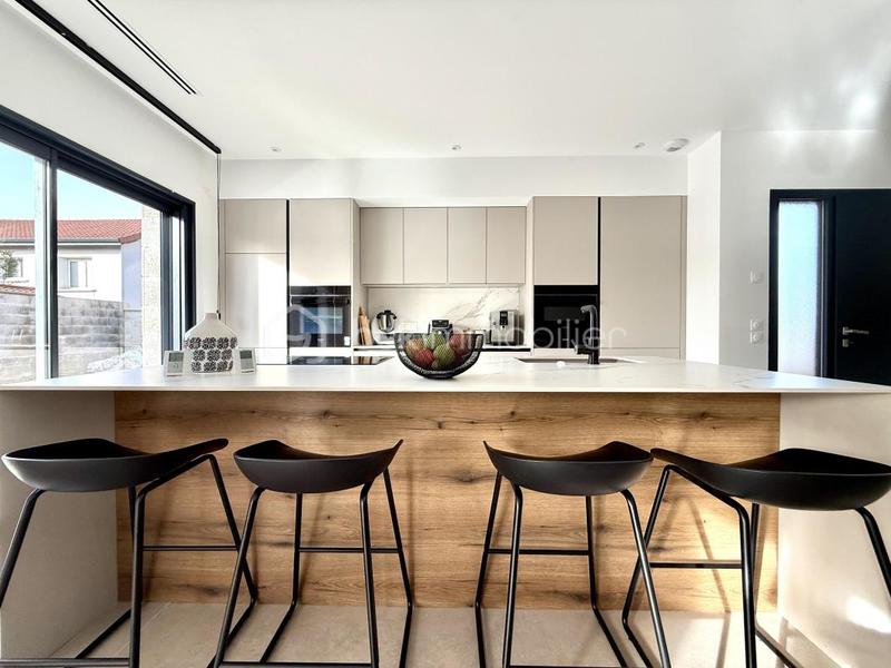 Maison - 150 m² - 5 pièces