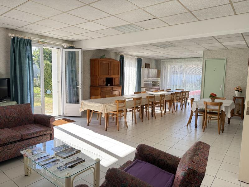 Maison - 329 m² - 13 pièces