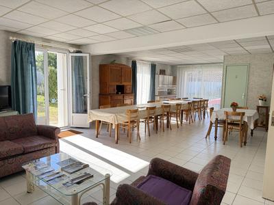 Maison - 329 m² - 13 pièces