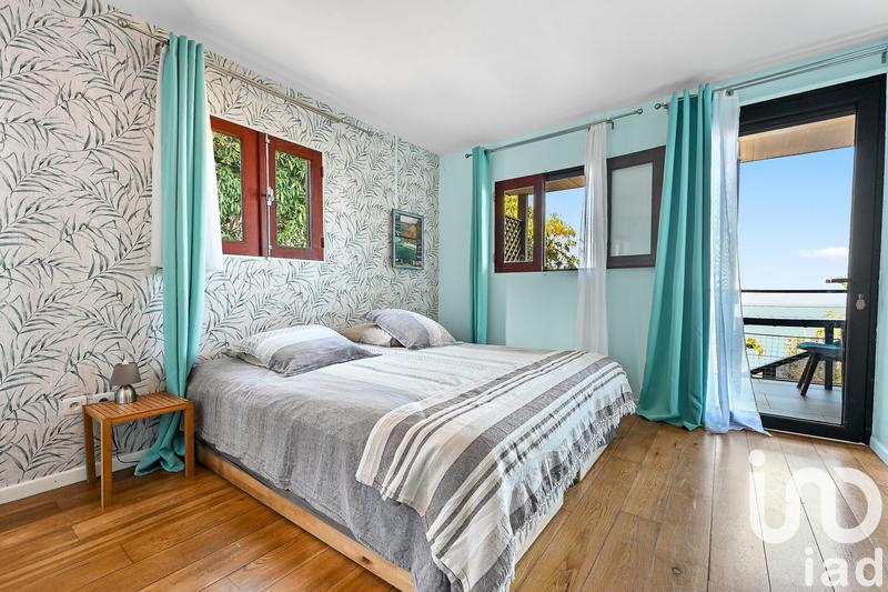 Maison - 215 m² - 9 pièces