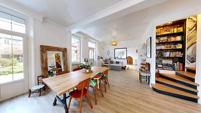 Maison - 350 m² - 8 pièces