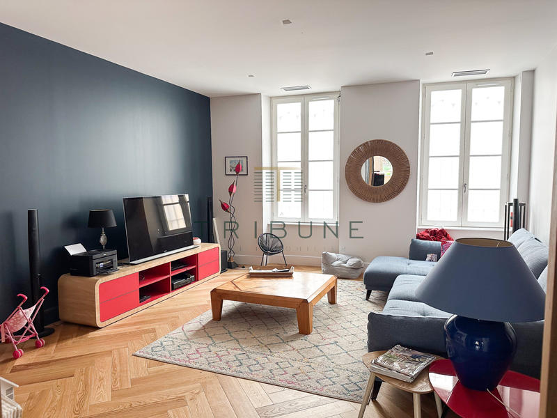 Maison - 275 m² - 6 pièces