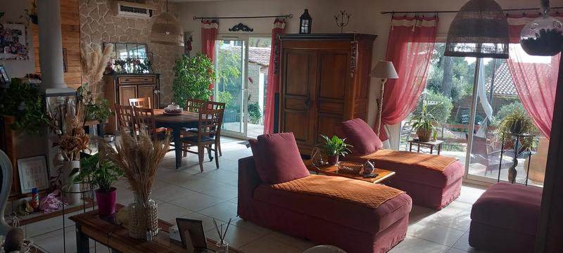 Maison traditionnelle - 185 m² - 7 pièces