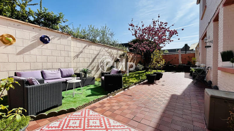 Maison bourgeoise - 230 m² - 15 pièces