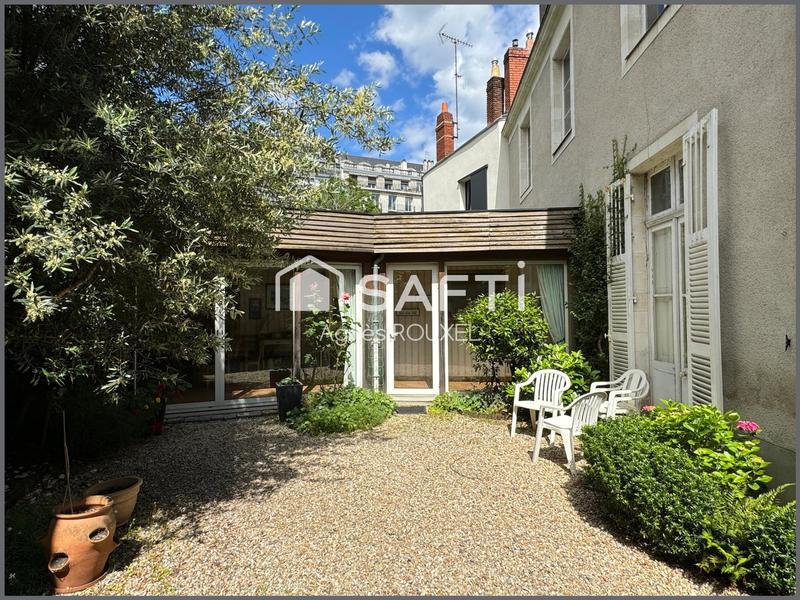 Hôtel particulier - 255 m² - 10 pièces