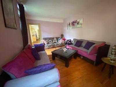 Maison - 200 m² - 9 pièces