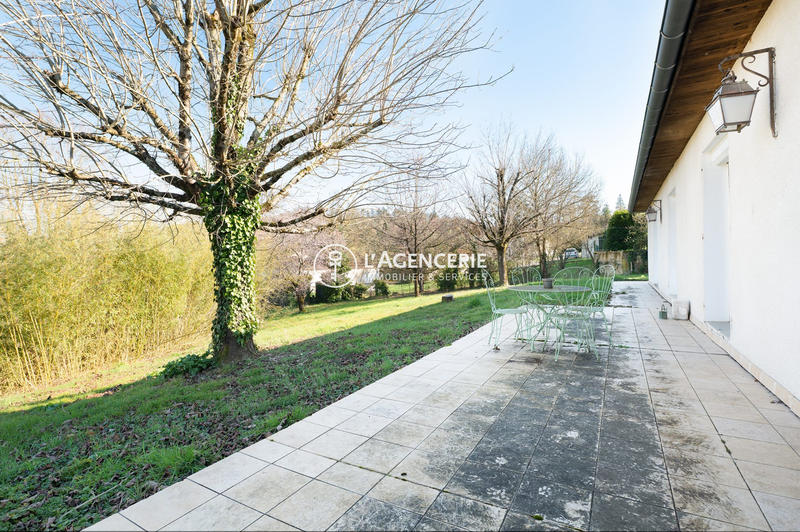 Maison traditionnelle - 140 m² - 5 pièces