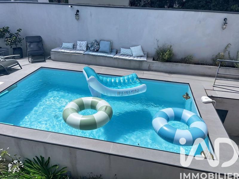 Maison - 180 m² - 6 pièces