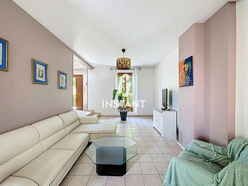 Maison - 200 m² - 7 pièces