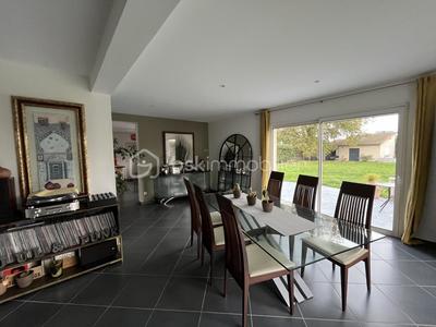 Maison - 182 m² - 6 pièces