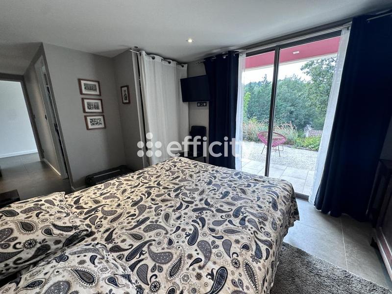 Maison - 290 m² - 11 pièces