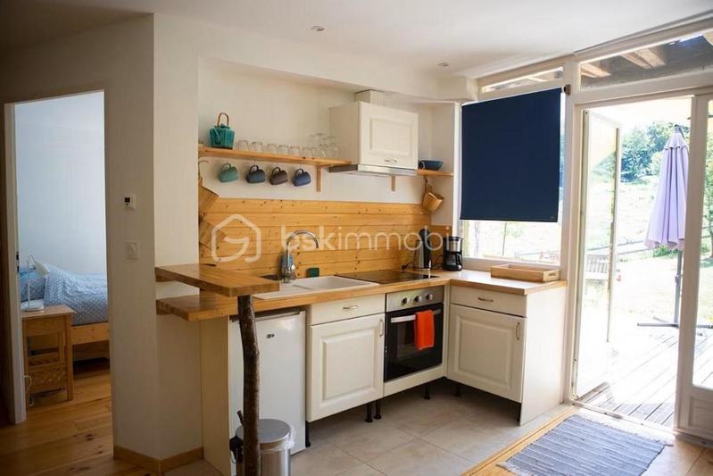 Maison - 600 m² - 30 pièces