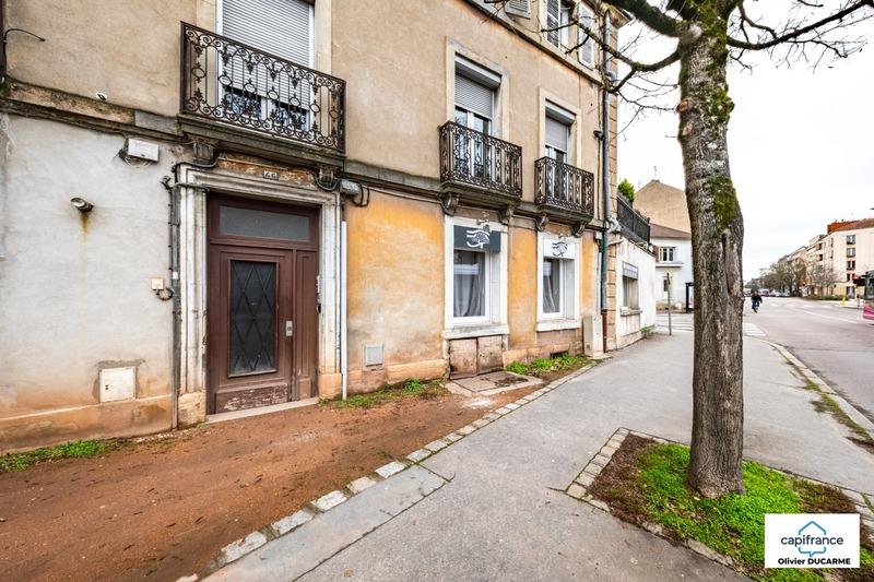 Local commercial - 90 m² - 3 pièces