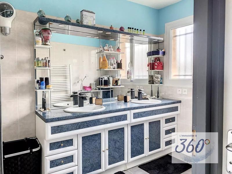 Maison - 159 m² - 7 pièces