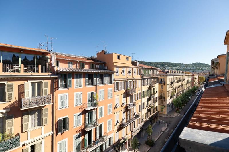 Studio - 25 m² - 1 pièce