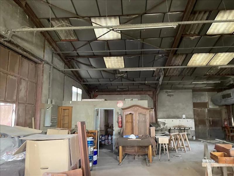 Entrepôt - 767 m²