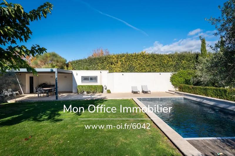 Maison - 170 m² - 6 pièces
