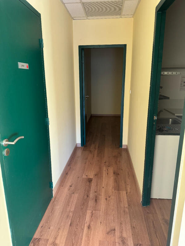 Local commercial - 79 m² - 3 pièces