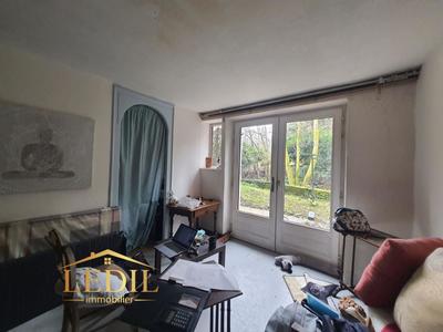 Immeuble - 116 m² - 6 pièces