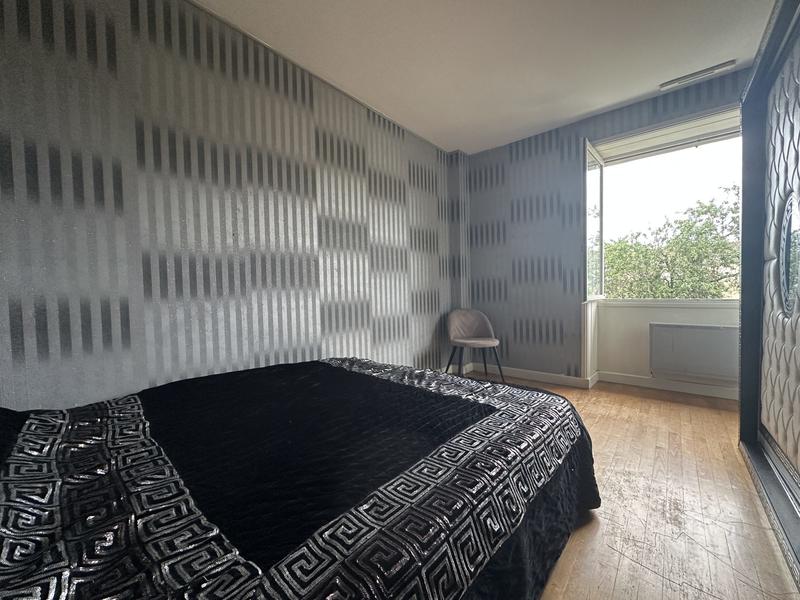 Maison - 202 m² - 9 pièces