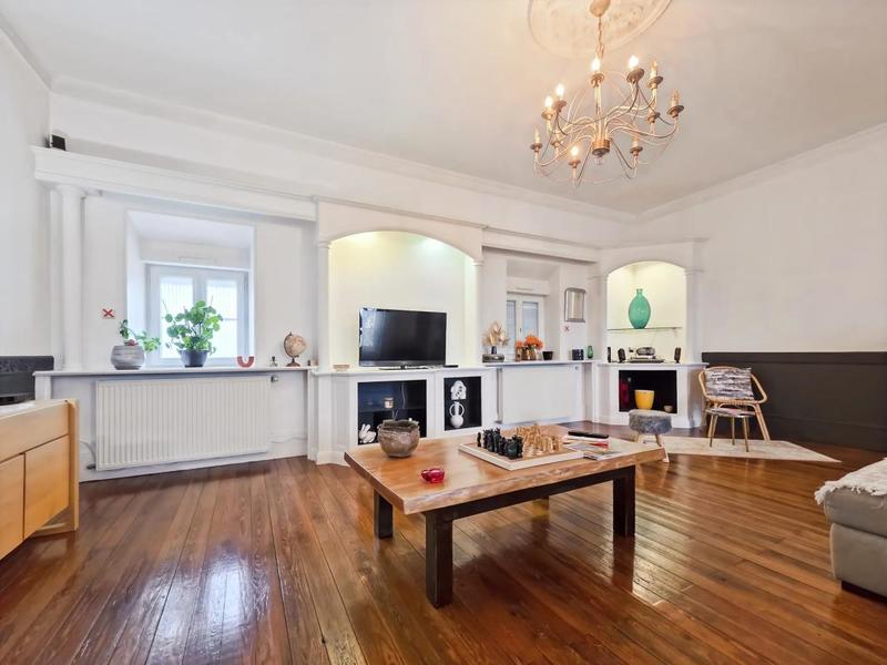 Appartement - 197 m² - 5 pièces