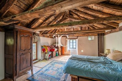 Maison en pierre - 82 m² - 7 pièces