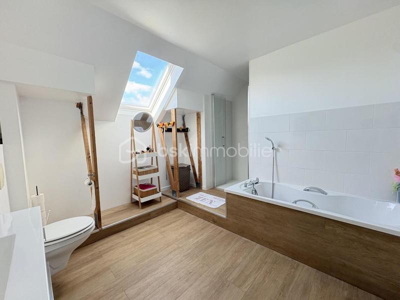 Maison - 209 m² - 7 pièces