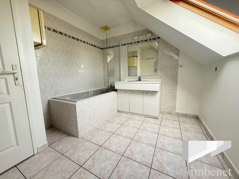 Maison traditionnelle - 141 m² - 6 pièces