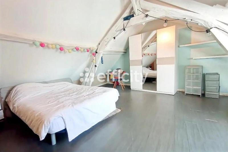 Maison - 224 m² - 7 pièces