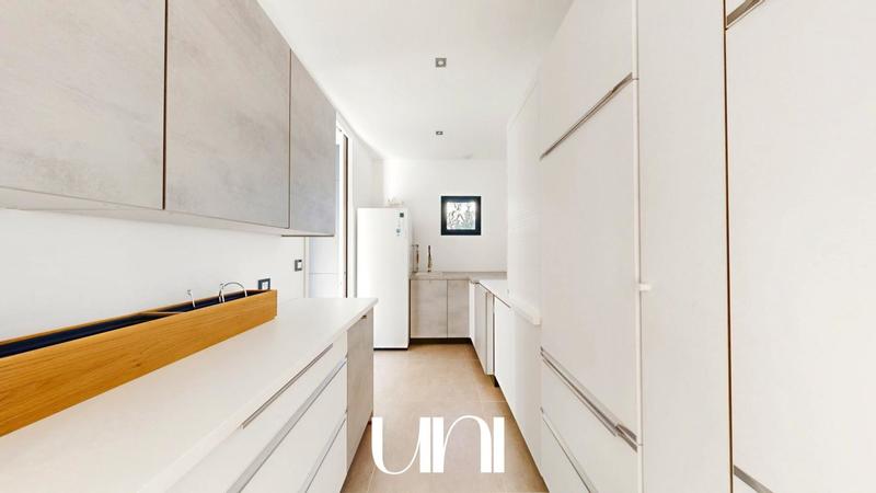 Maison - 190 m² - 5 pièces