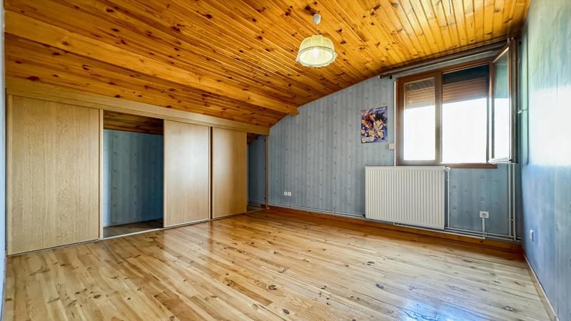 Maison - 157 m² - 8 pièces