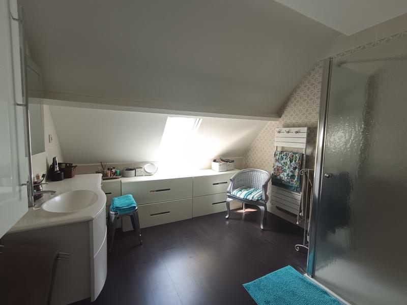 Maison traditionnelle - 210 m² - 7 pièces