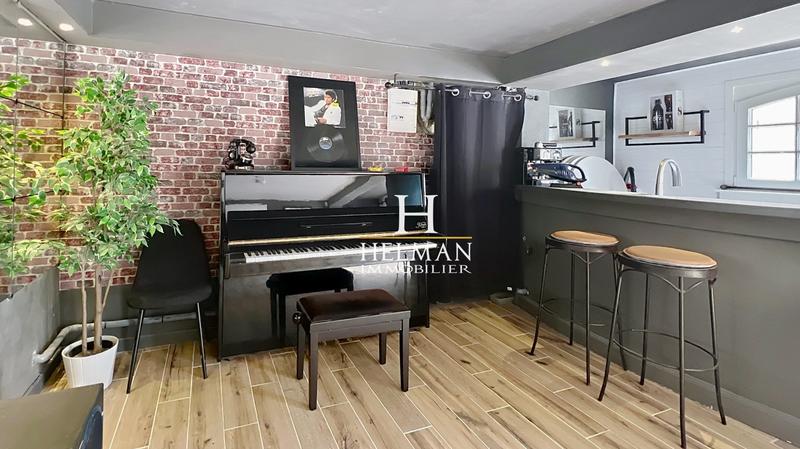 Maison - 344 m² - 12 pièces