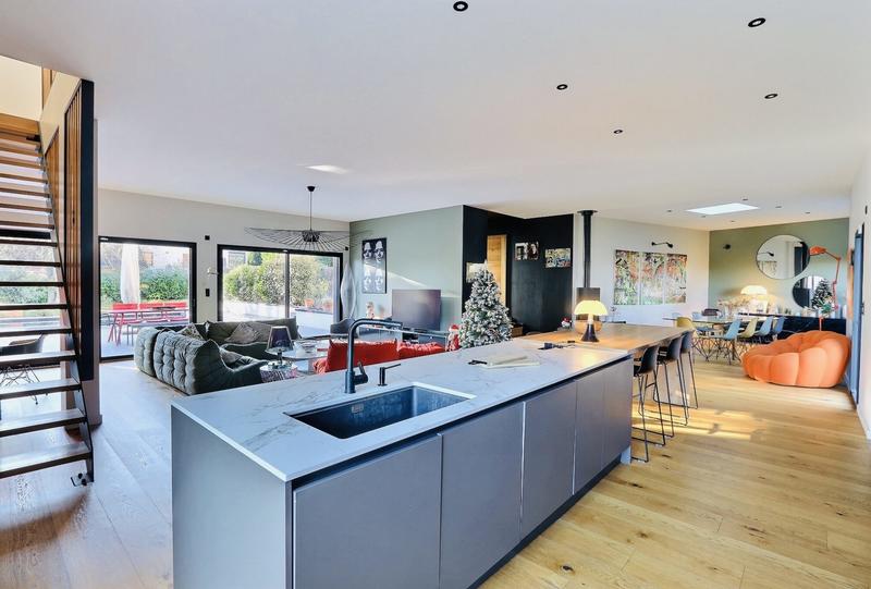 Villa - 250 m² - 9 pièces