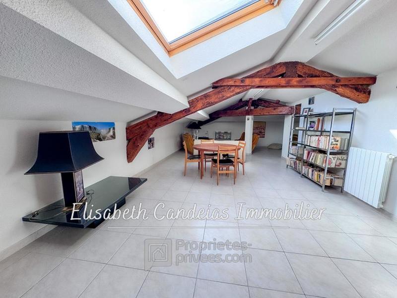 Appartement - 240 m² - 6 pièces