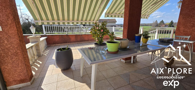 Maison - 228 m² - 7 pièces