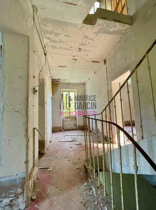 Maison - 180 m² - 8 pièces