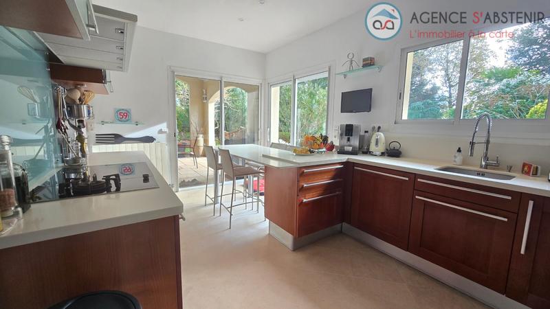 Maison - 258 m² - 7 pièces