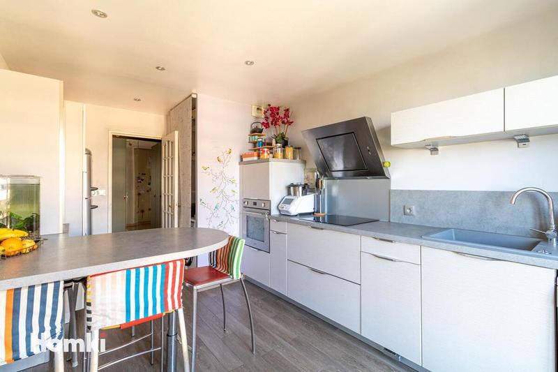 Appartement - 94 m² - 4 pièces