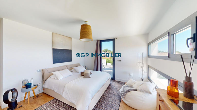 Maison contemporaine - 205 m² - 5 pièces