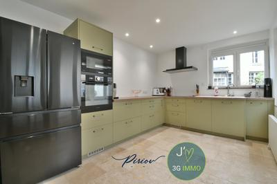 Maison ancienne - 142 m² - 7 pièces