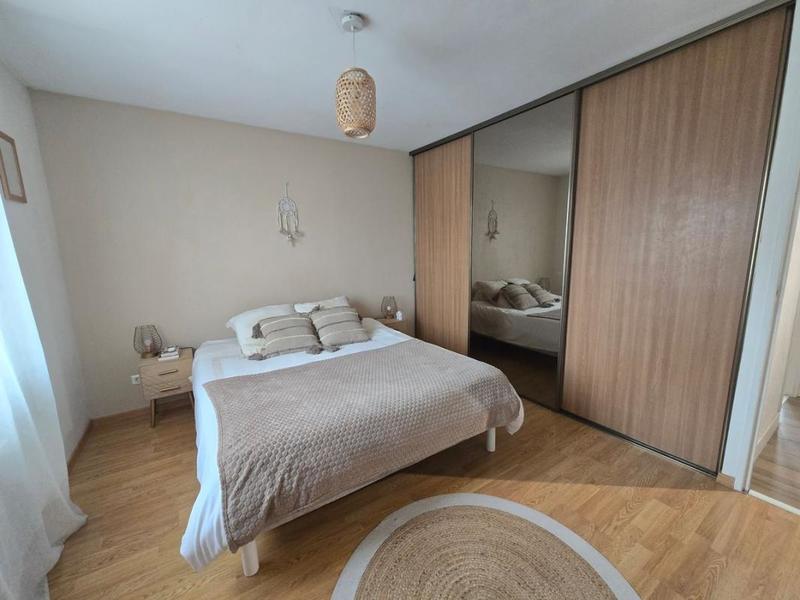 Maison jumelée - 94 m² - 4 pièces