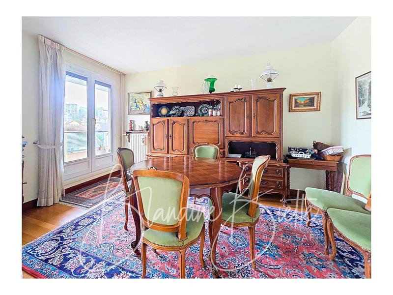 Appartement - 98 m² - 5 pièces